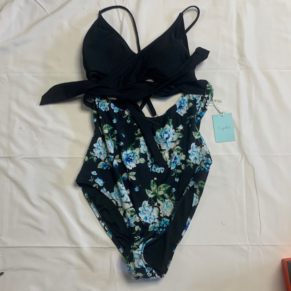 Womens cupshe one piece strappy floral suit.